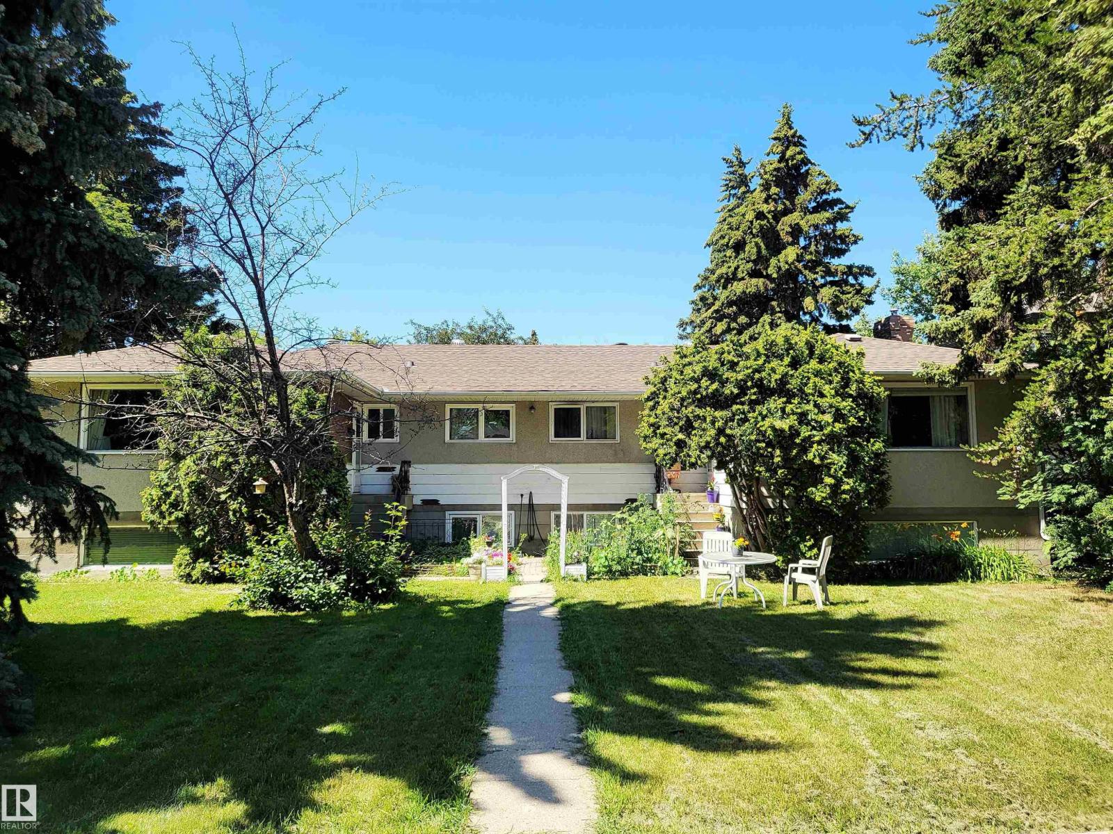 10202 76 St Nw, Edmonton, Alberta  T6A 3A6 - Photo 2 - E4425145