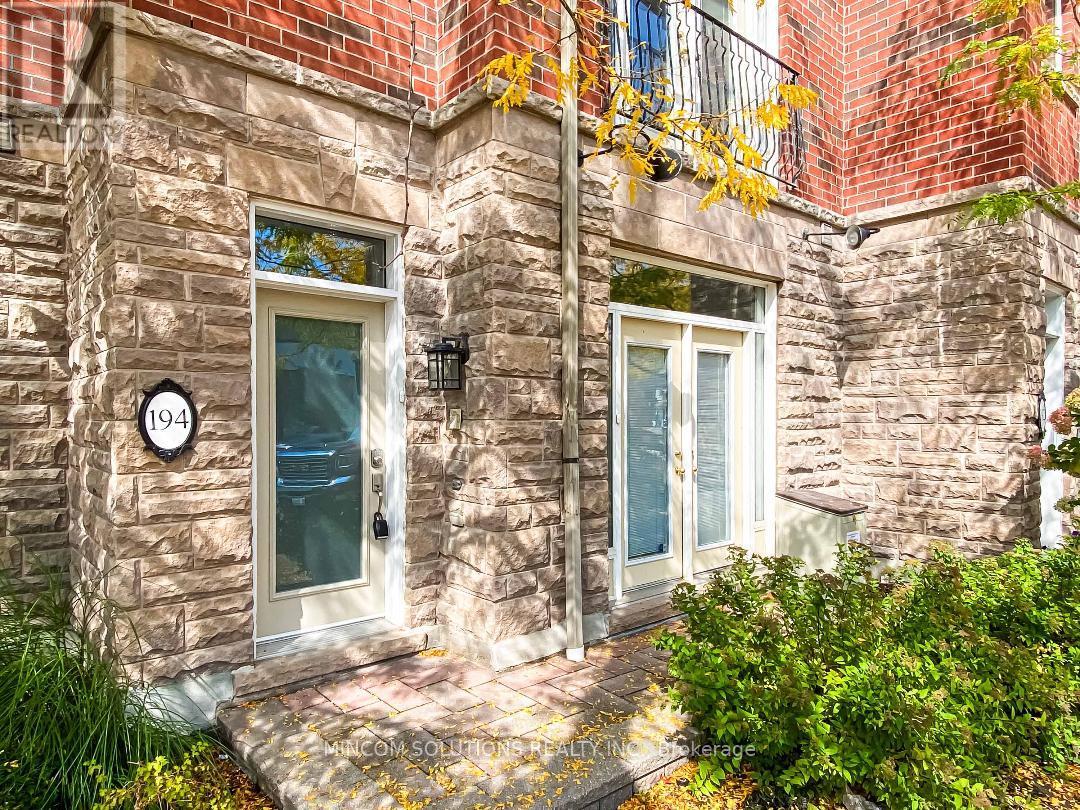 194 LAKESHORE ROAD W, Mississauga, Ontario
