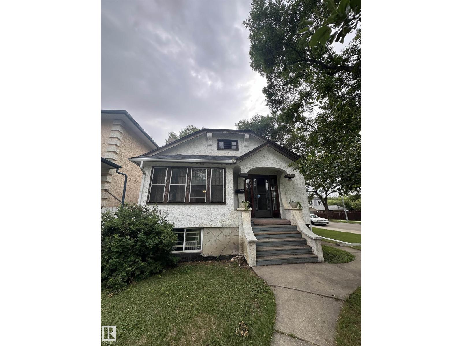 11548 97 St Nw, Edmonton, Alberta  T5G 1X8 - Photo 2 - E4460274