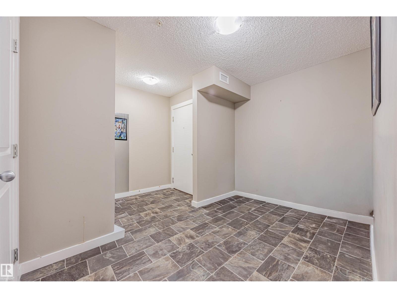 #202 5816 Mullen Pl Nw, Edmonton, Alberta  T6R 0W3 - Photo 4 - E4460275