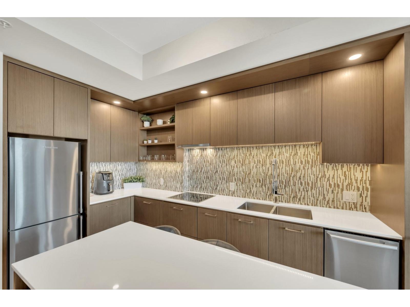 3903 13495 Central Avenue, Surrey, British Columbia  V3T 0K2 - Photo 4 - R3054082