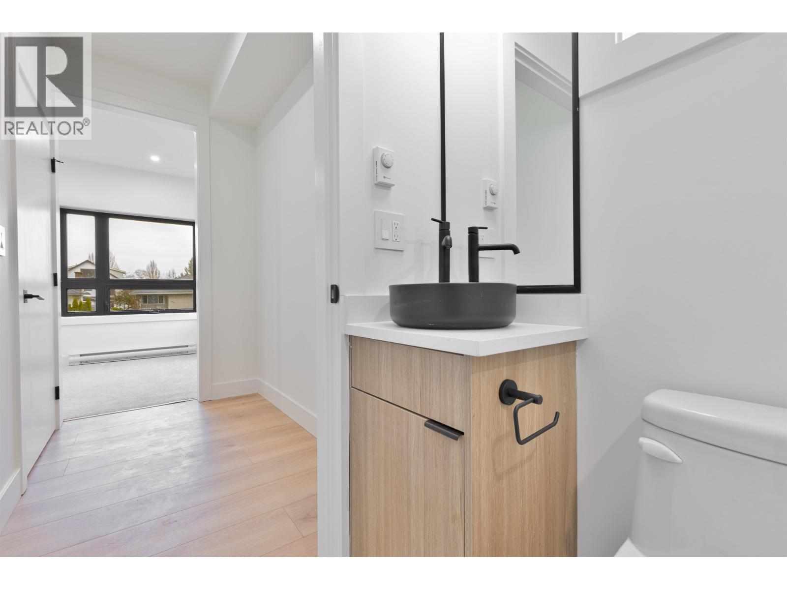 2632 Ward Street, Vancouver, British Columbia  V5R 4S6 - Photo 10 - R2970132