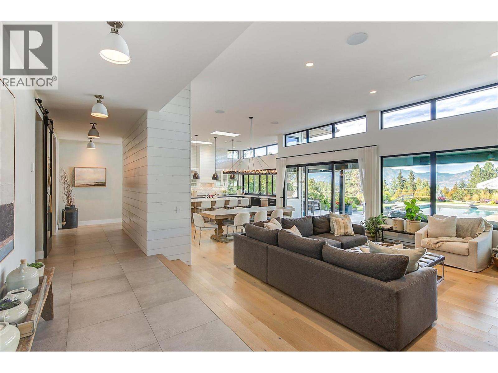 763 Barnaby Road, Kelowna, British Columbia  V1W 4N9 - Photo 10 - 10363332