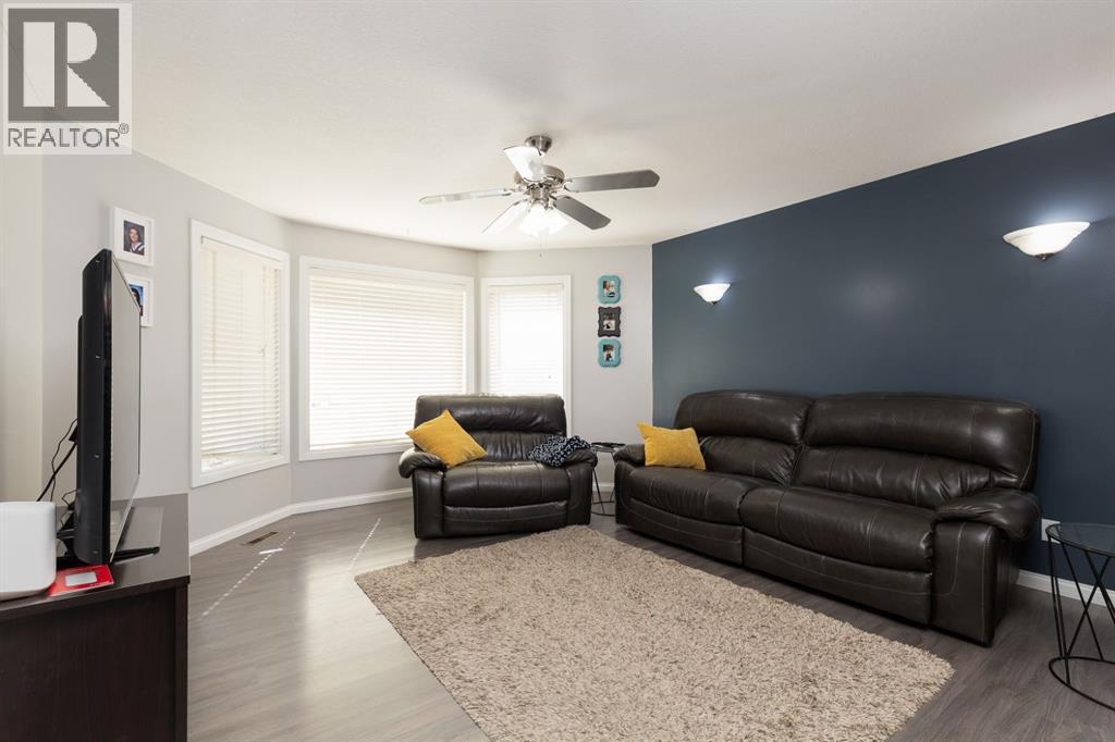 154 Blackfoot Court W, Lethbridge, Alberta  T1K 7W1 - Photo 4 - A2260018