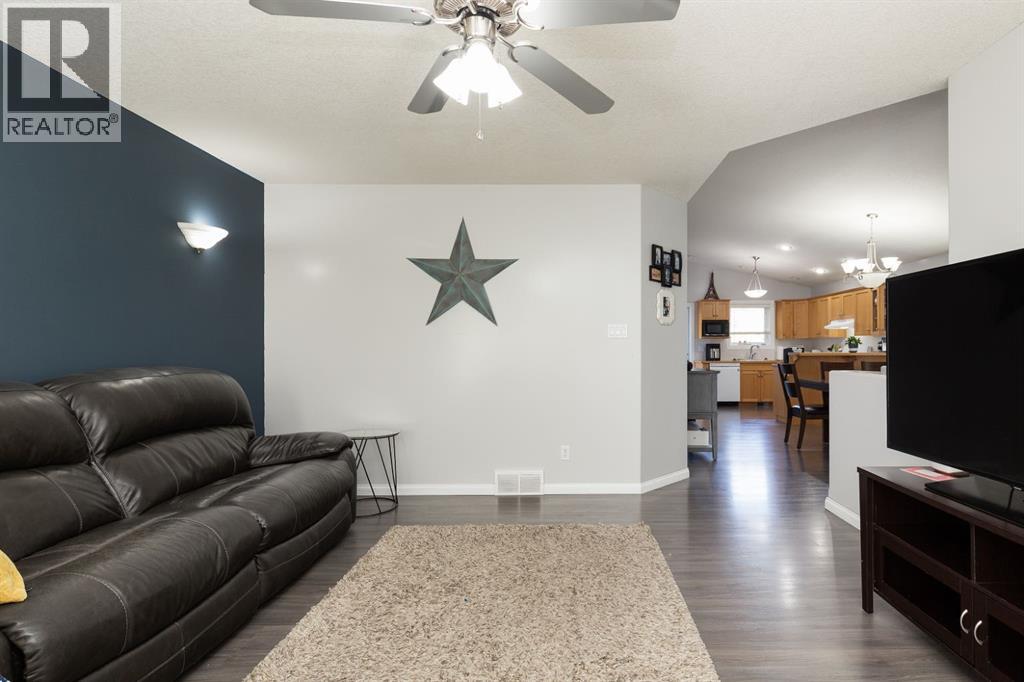 154 Blackfoot Court W, Lethbridge, Alberta  T1K 7W1 - Photo 5 - A2260018