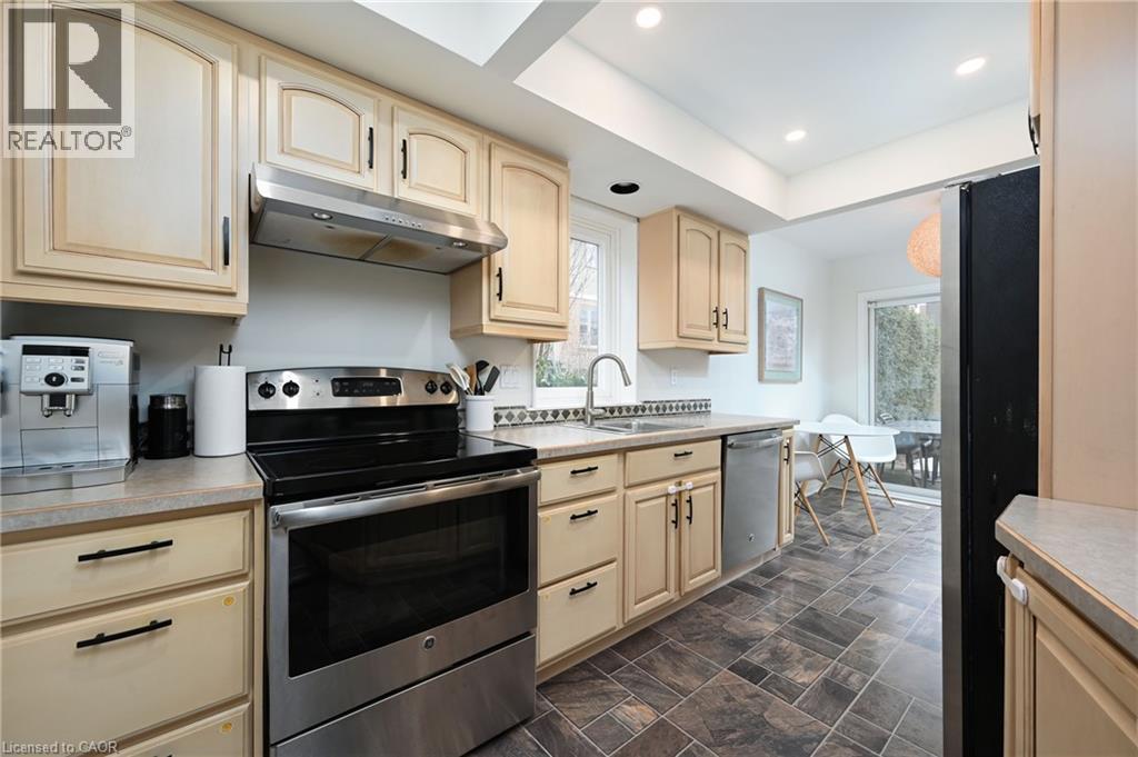 30 Nelson Street, Oakville, Ontario  L6L 3H6 - Photo 8 - 40765642