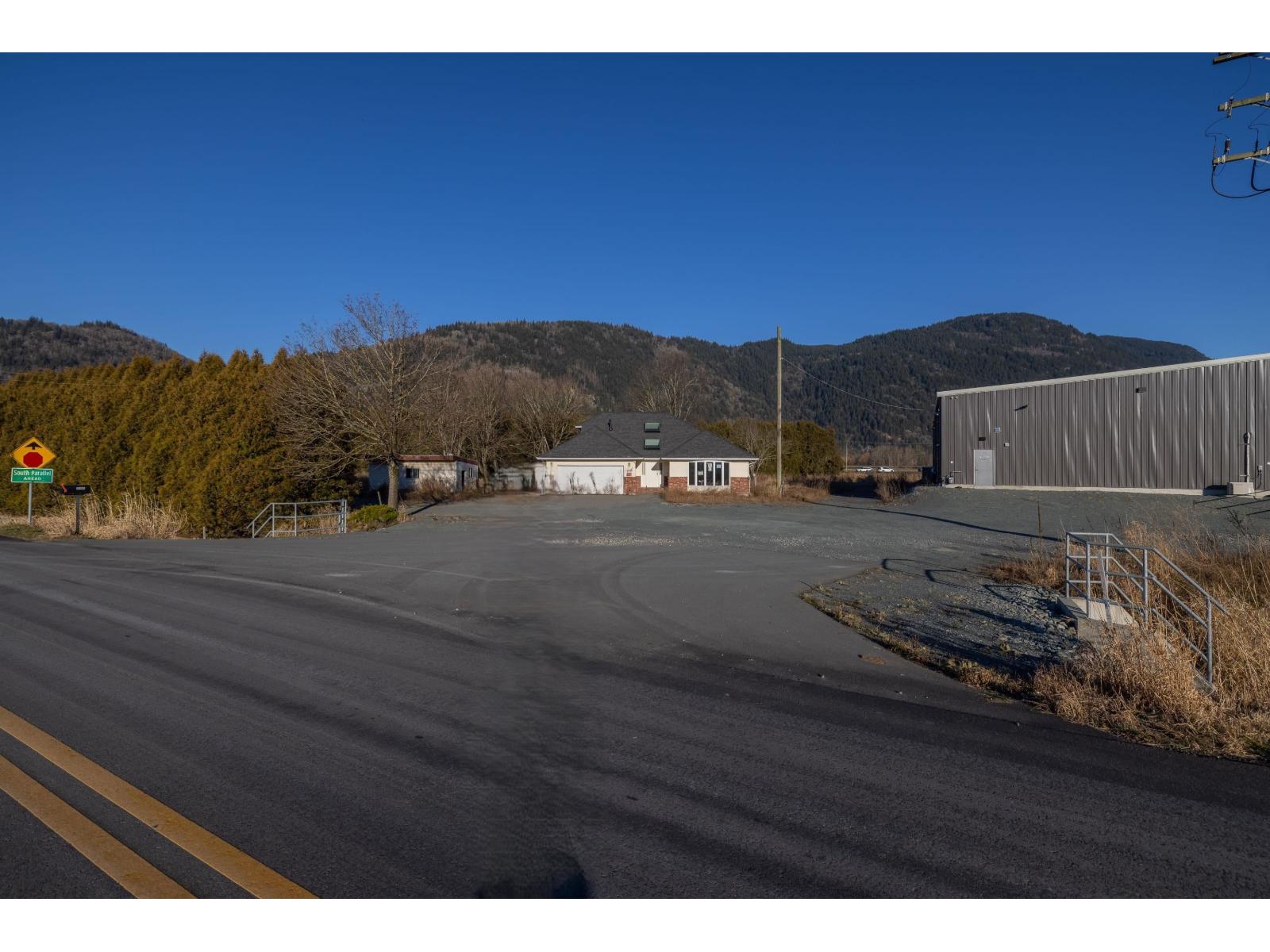 38989 No.4 Road, Abbotsford, British Columbia  V3G 2G2 - Photo 2 - C8072582