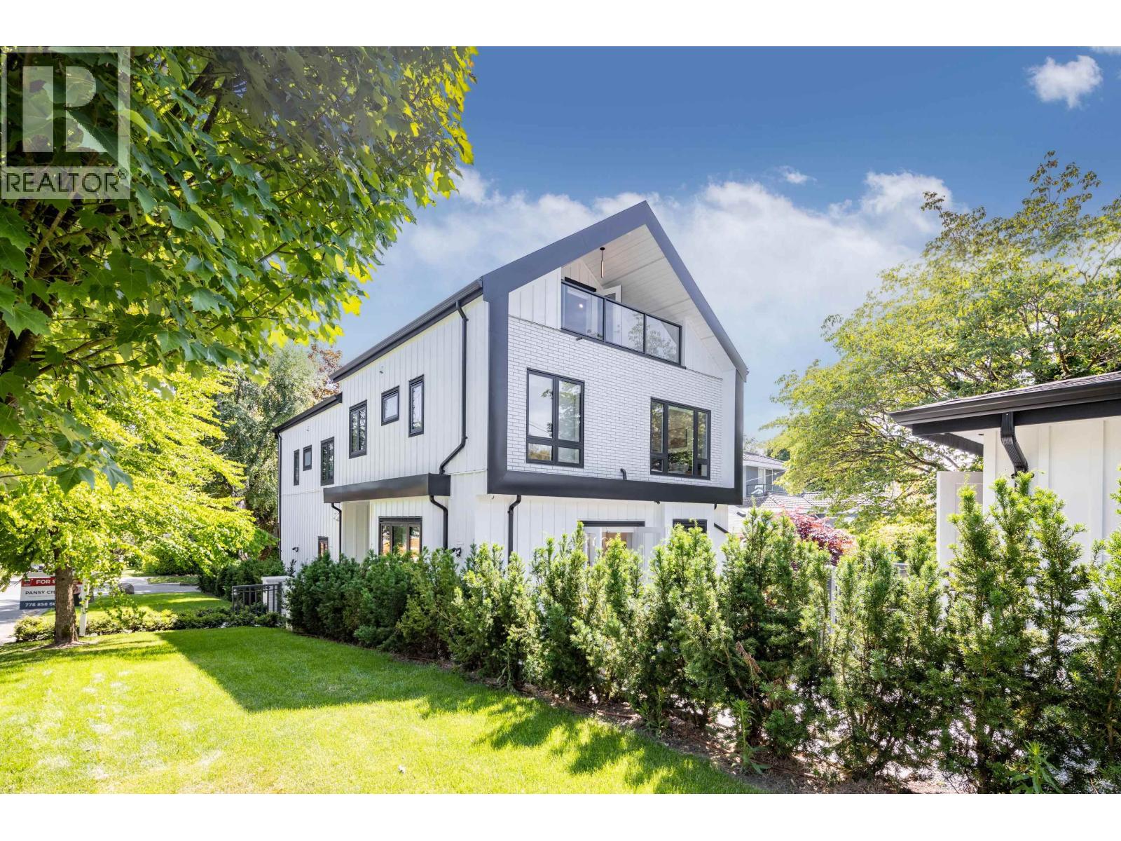 3075 COURTENAY STREET, Vancouver, British Columbia
