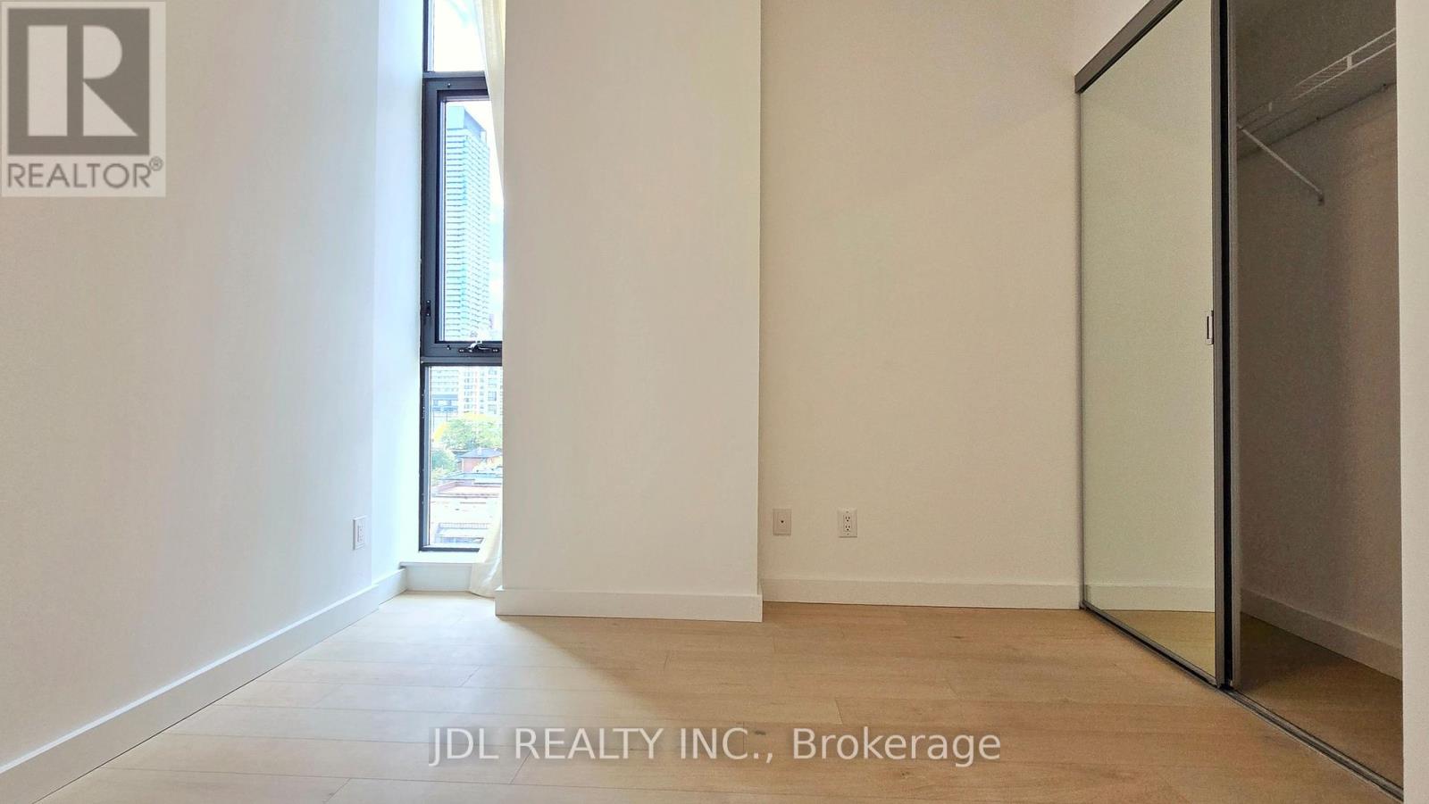803 - 81 Wellesley Street E, Toronto, Ontario  M4Y 0C5 - Photo 4 - C12438109