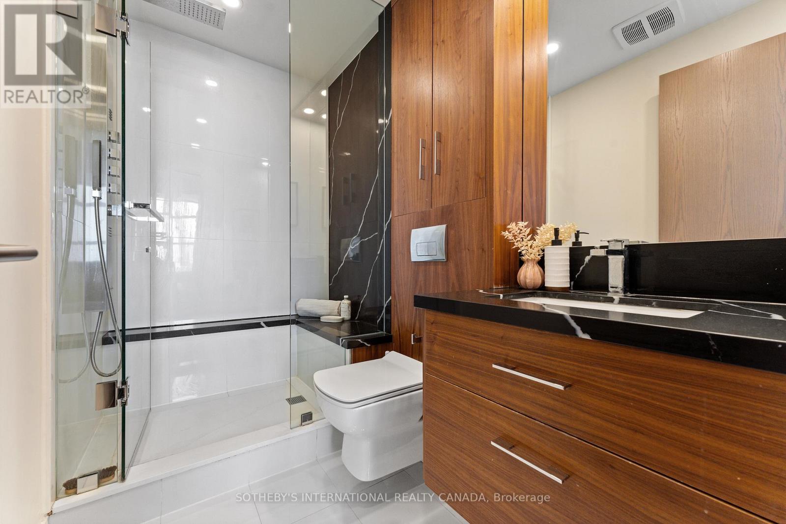 1406 - 438 Richmond Street W, Toronto, Ontario  M5V 3S6 - Photo 12 - C12438124