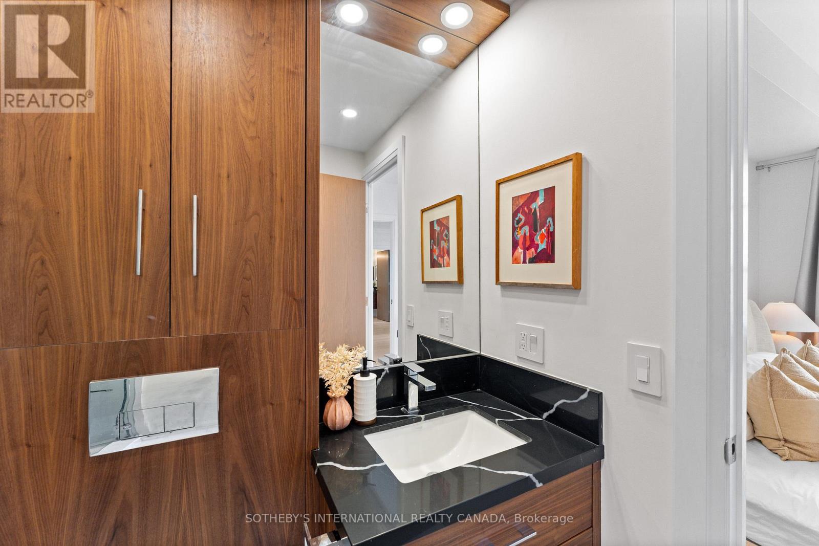 1406 - 438 Richmond Street W, Toronto, Ontario  M5V 3S6 - Photo 13 - C12438124