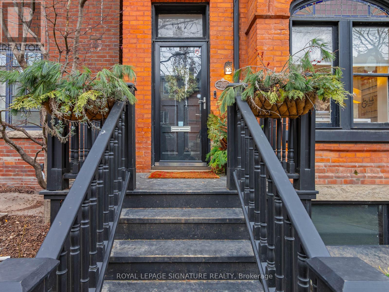 14 Tranby Avenue, Toronto, Ontario  M5R 1N5 - Photo 2 - C12438133