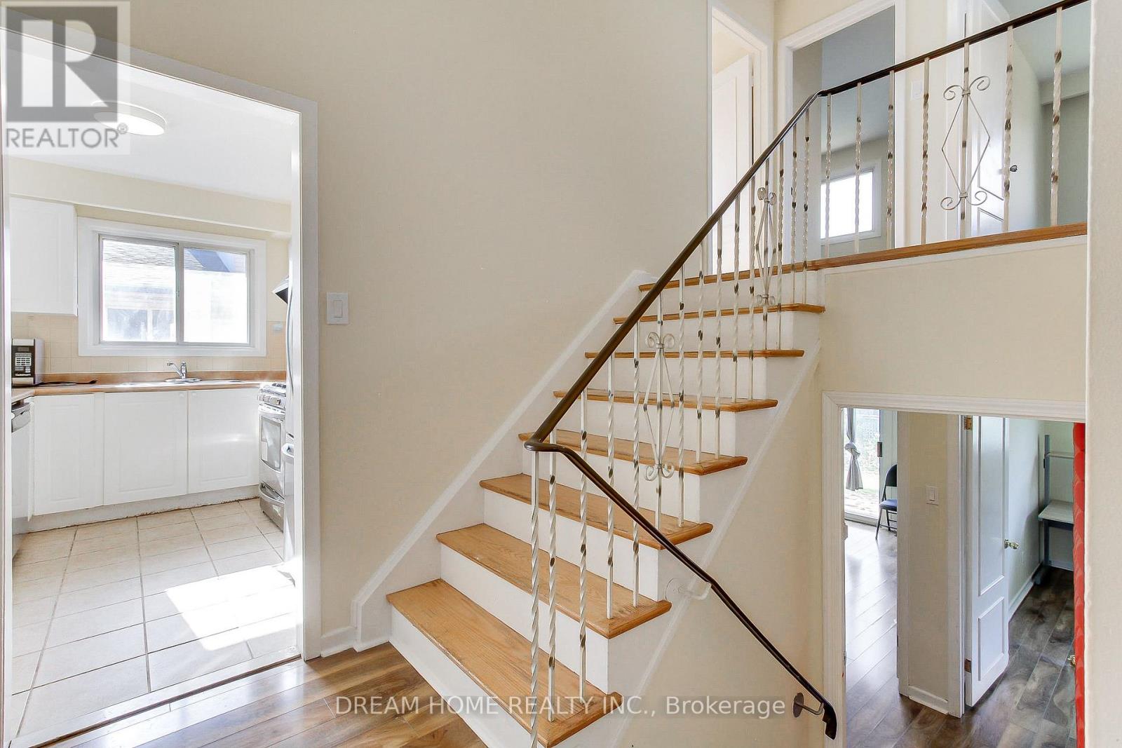 108 Mintwood Drive, Toronto, Ontario  M2M 3A8 - Photo 17 - C12438147