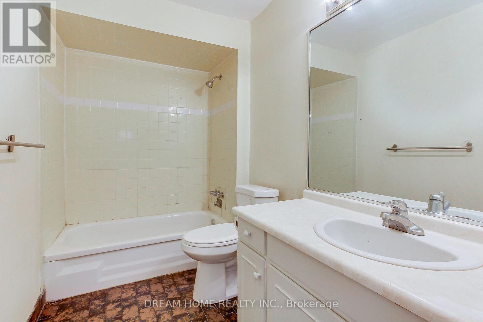 108 Mintwood Drive, Toronto, Ontario  M2M 3A8 - Photo 32 - C12438147