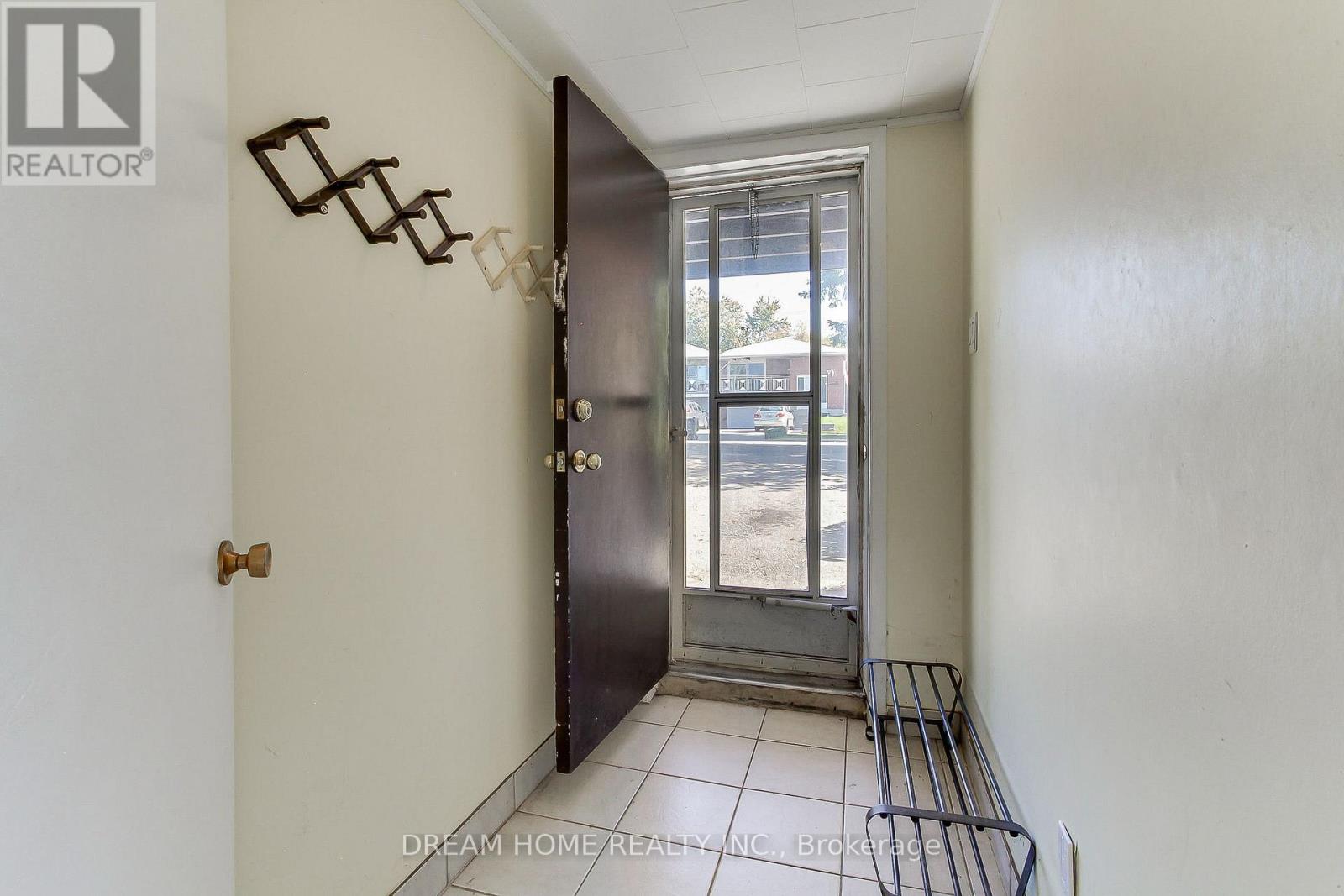 108 Mintwood Drive, Toronto, Ontario  M2M 3A8 - Photo 33 - C12438147
