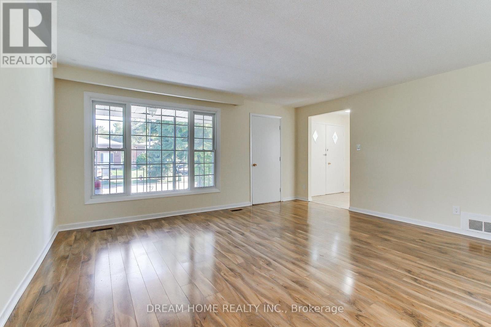 108 Mintwood Drive, Toronto, Ontario  M2M 3A8 - Photo 6 - C12438147