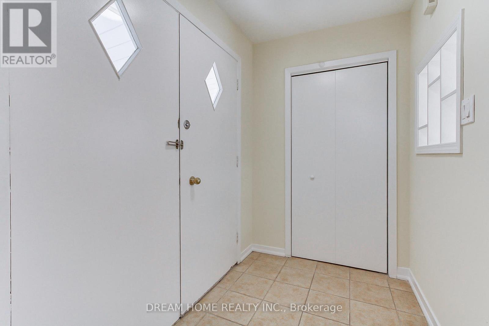 108 Mintwood Drive, Toronto, Ontario  M2M 3A8 - Photo 8 - C12438147
