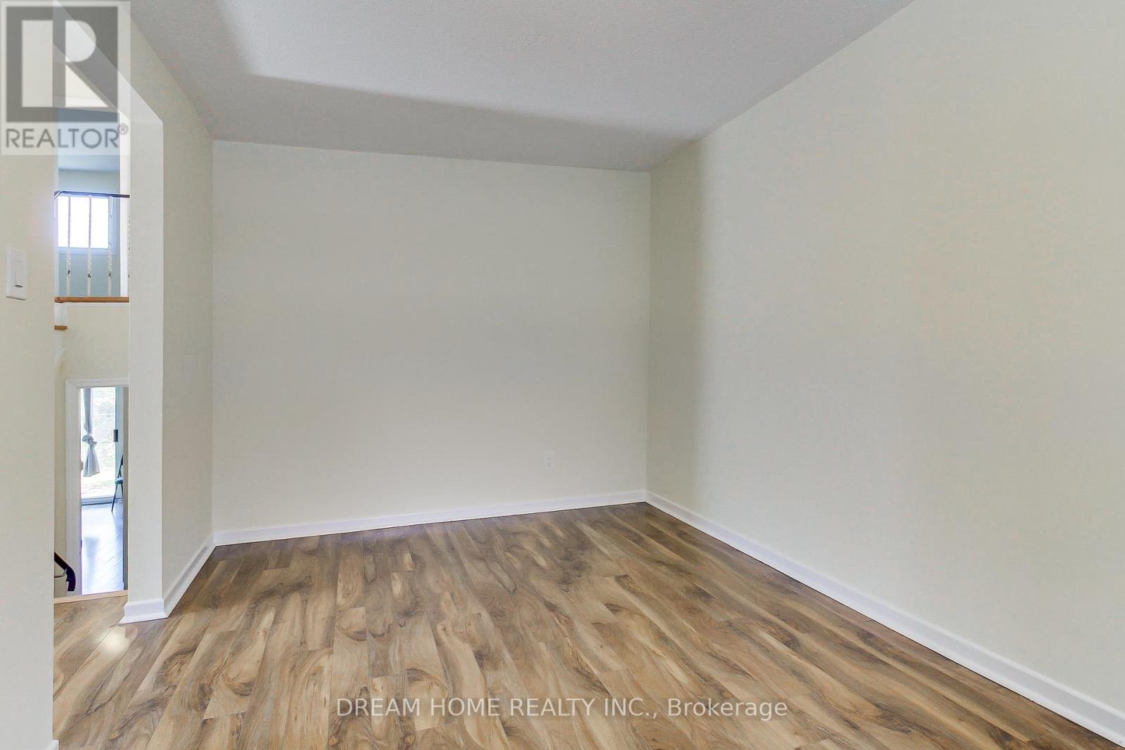 108 Mintwood Drive, Toronto, Ontario  M2M 3A8 - Photo 9 - C12438147