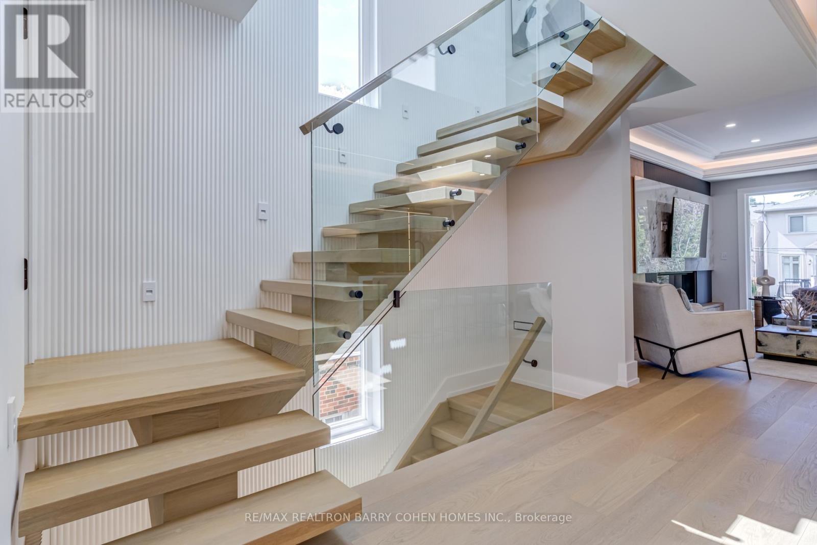 594 Broadway Avenue, Toronto, Ontario  M4G 2S5 - Photo 22 - C12438155