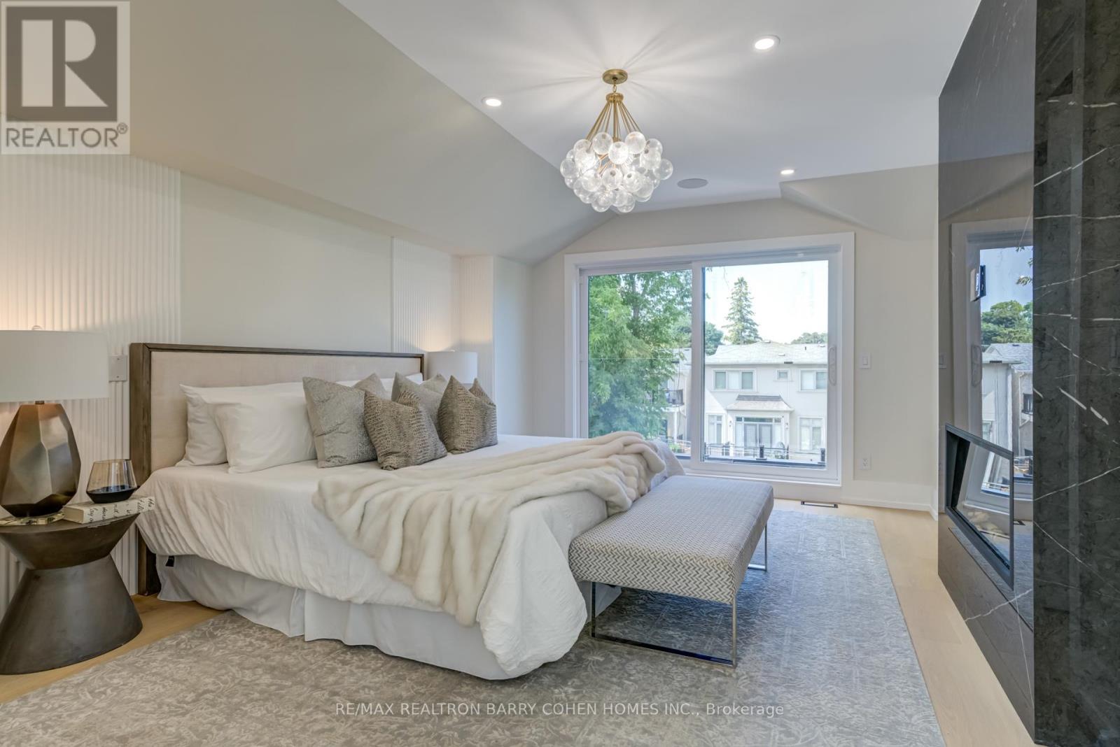 594 Broadway Avenue, Toronto, Ontario  M4G 2S5 - Photo 23 - C12438155