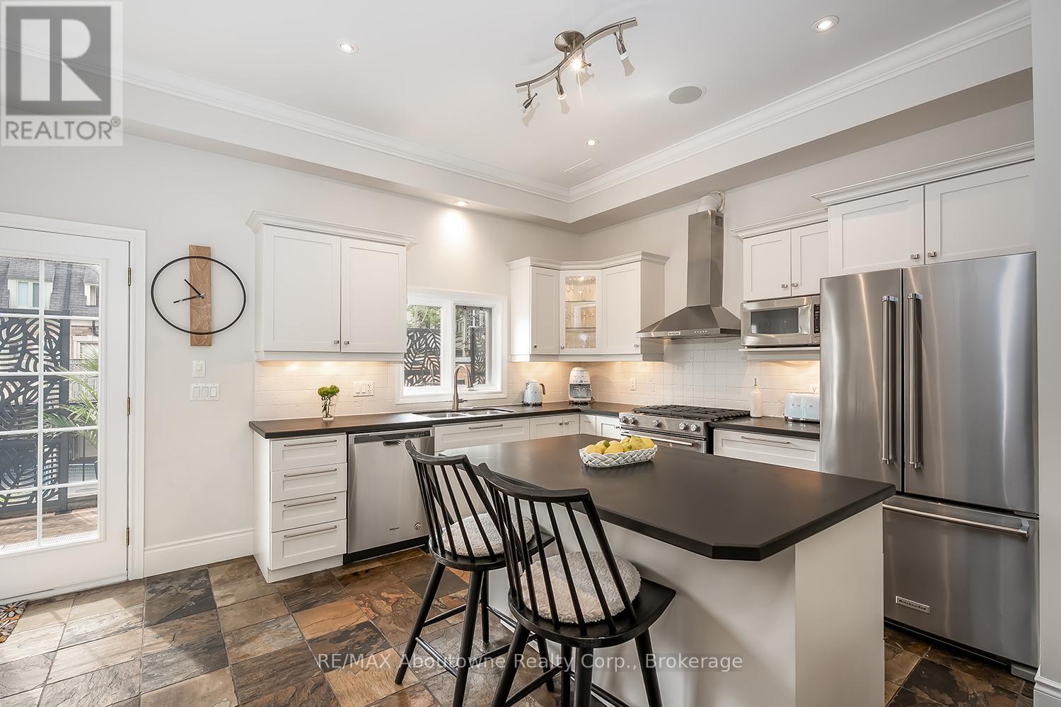 234 Randall Street, Oakville, Ontario  L6J 1P7 - Photo 18 - W12438227
