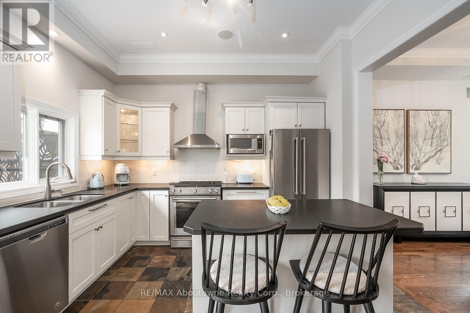 234 Randall Street, Oakville, Ontario  L6J 1P7 - Photo 21 - W12438227