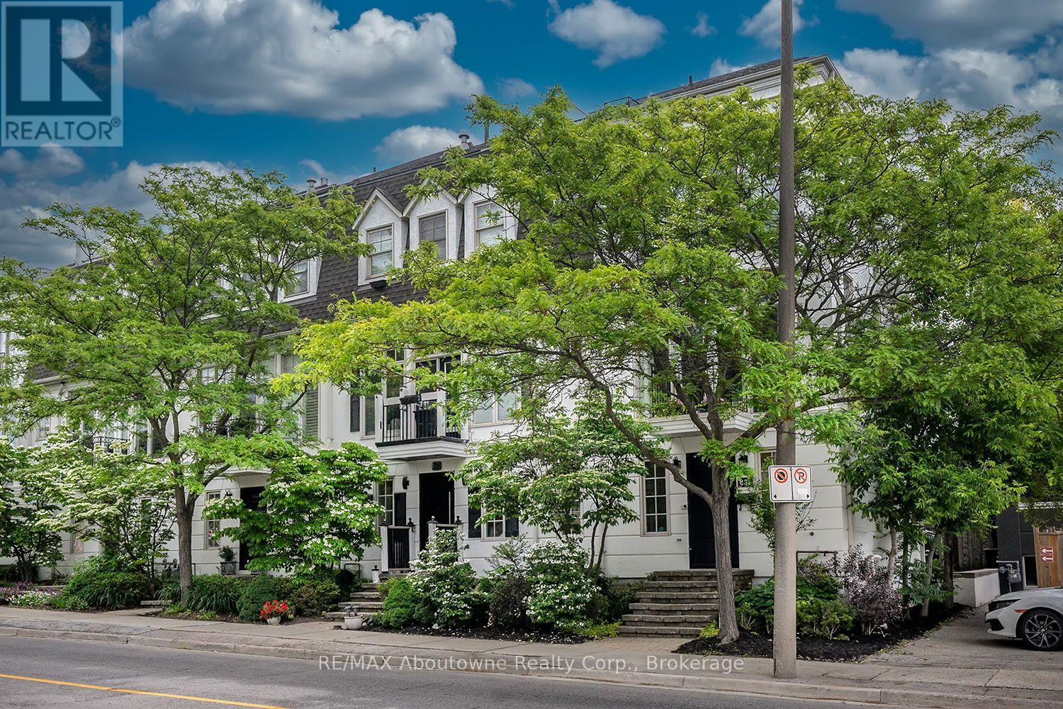 234 Randall Street, Oakville, Ontario  L6J 1P7 - Photo 5 - W12438227