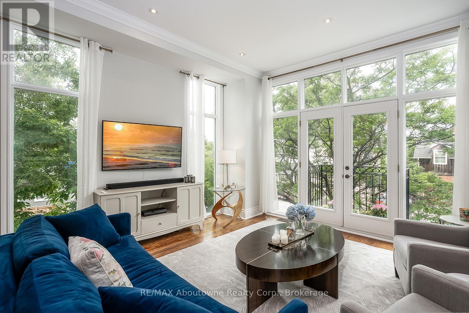 234 Randall Street, Oakville, Ontario  L6J 1P7 - Photo 9 - W12438227