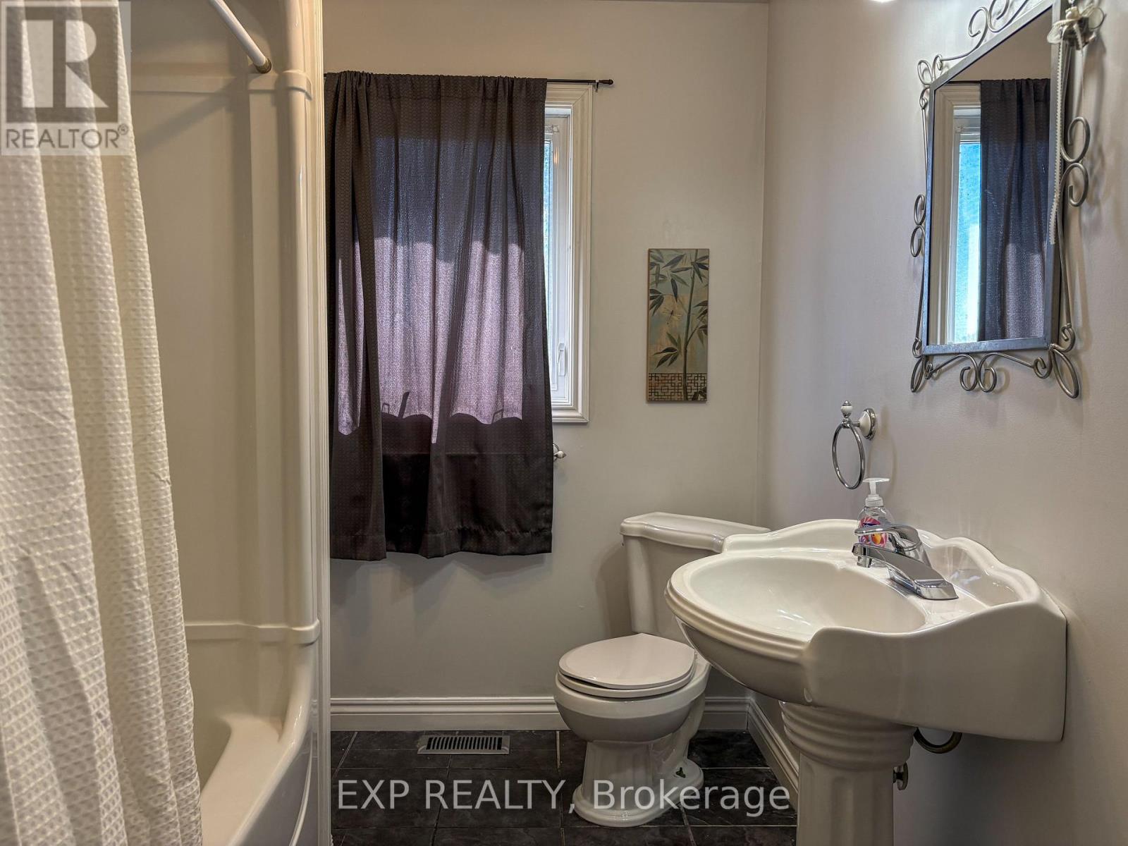 575 Braeloch Road Road, Mcnab/braeside, Ontario  K7V 1P8 - Photo 11 - X12438289