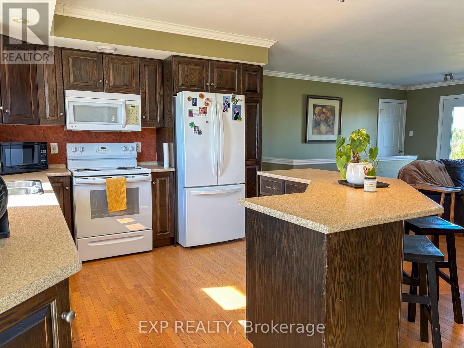 575 Braeloch Road Road, Mcnab/braeside, Ontario  K7V 1P8 - Photo 6 - X12438289