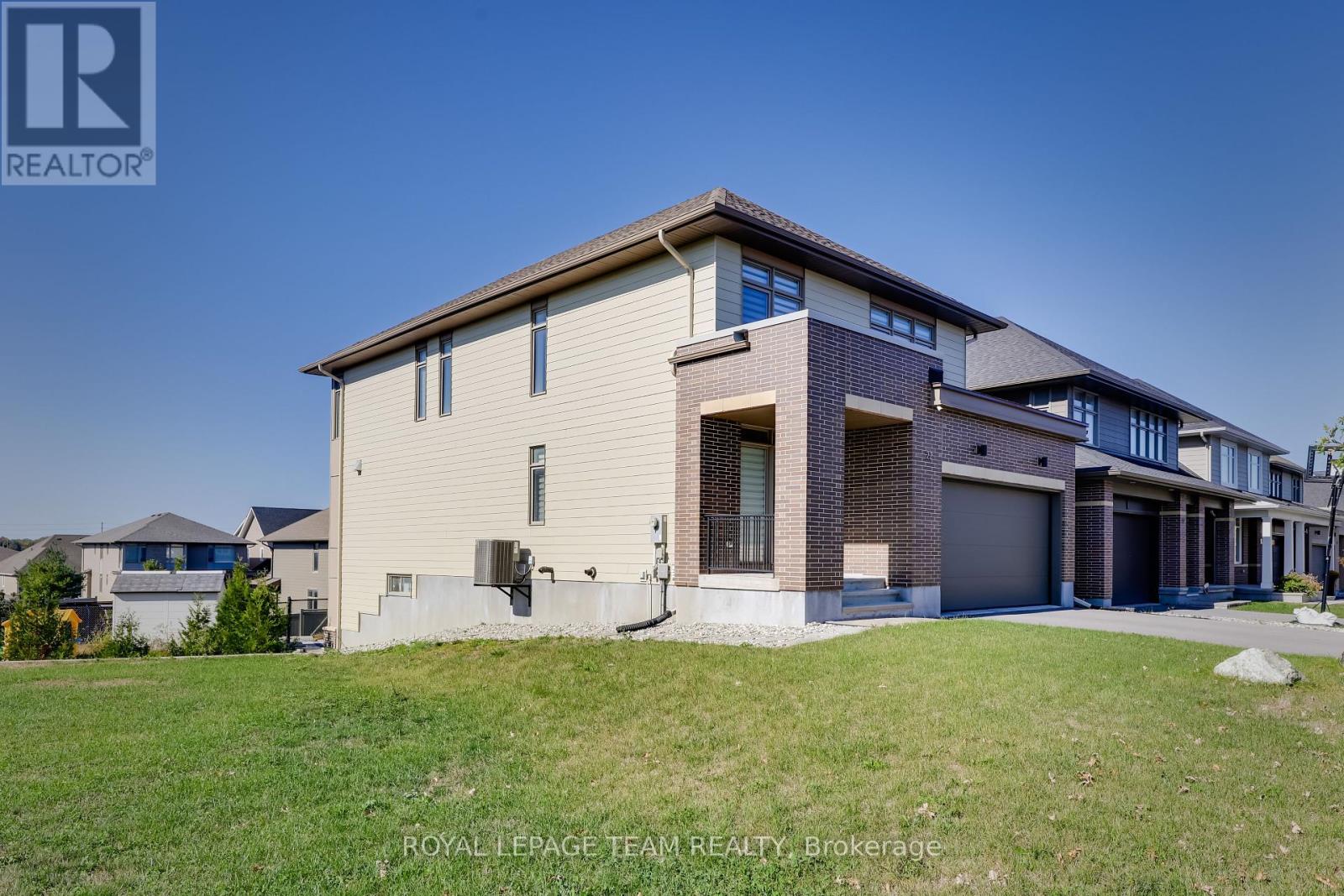 22 Greensand Place, Ottawa, Ontario  K2T 0L9 - Photo 2 - X12438279