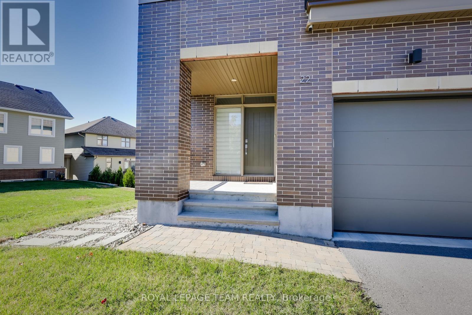 22 Greensand Place, Ottawa, Ontario  K2T 0L9 - Photo 3 - X12438279