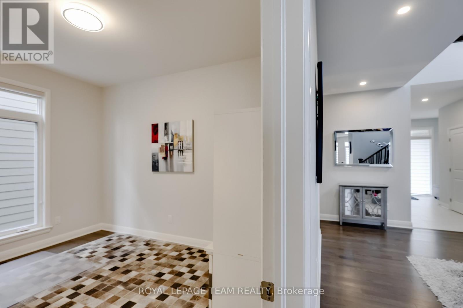 22 Greensand Place, Ottawa, Ontario  K2T 0L9 - Photo 5 - X12438279