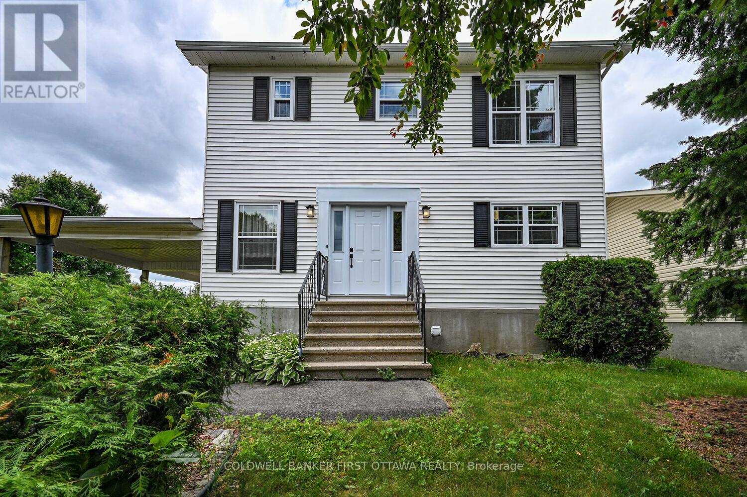 22 Poole Creek Crescent, Ottawa, Ontario  K2S 1G4 - Photo 1 - X12438301