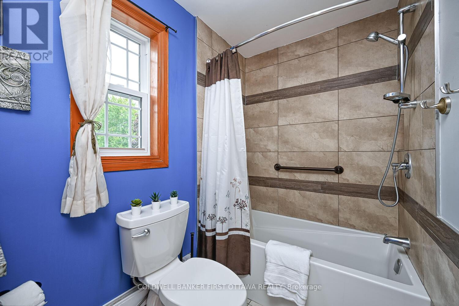 22 Poole Creek Crescent, Ottawa, Ontario  K2S 1G4 - Photo 24 - X12438301