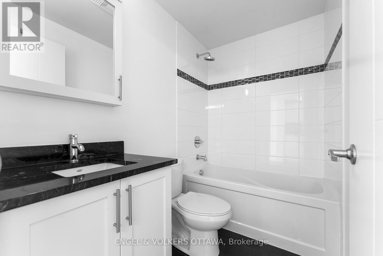 1104 - 40 Nepean Street, Ottawa, Ontario  K2P 0X5 - Photo 13 - X12438308
