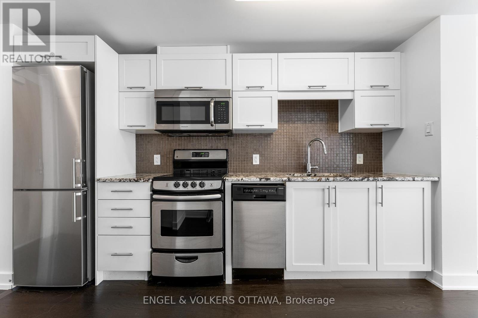 1104 - 40 Nepean Street, Ottawa, Ontario  K2P 0X5 - Photo 6 - X12438308