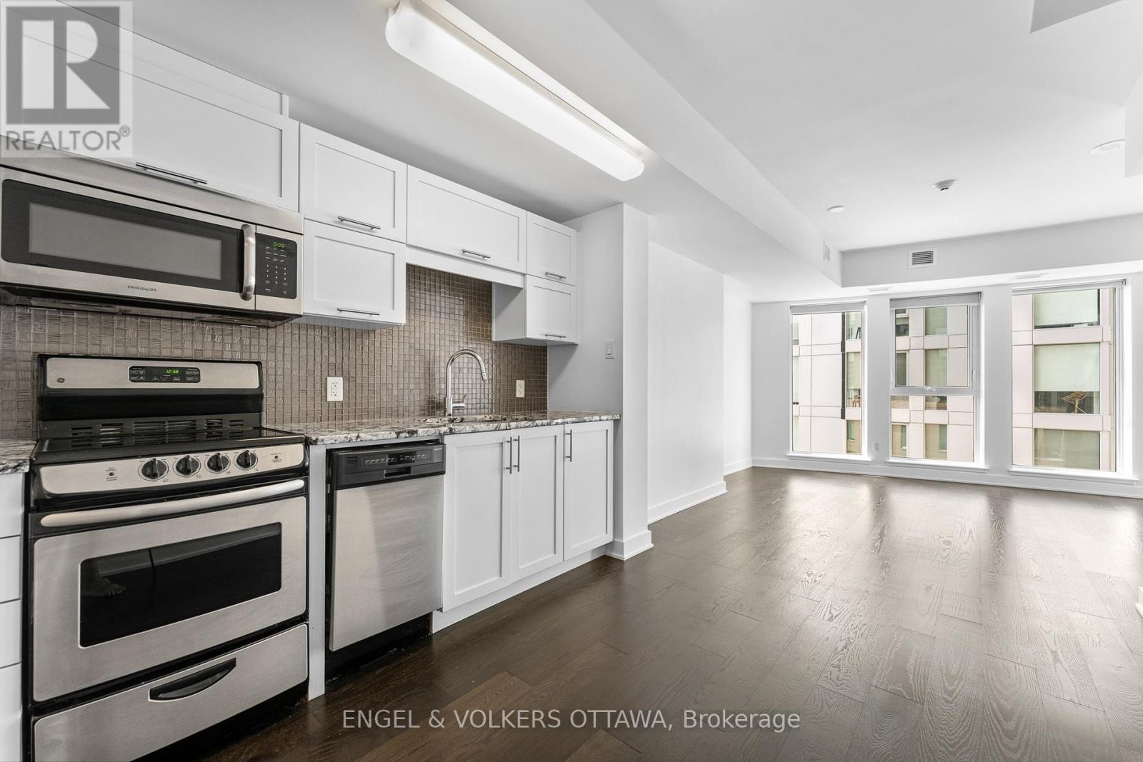 1104 - 40 Nepean Street, Ottawa, Ontario  K2P 0X5 - Photo 7 - X12438308