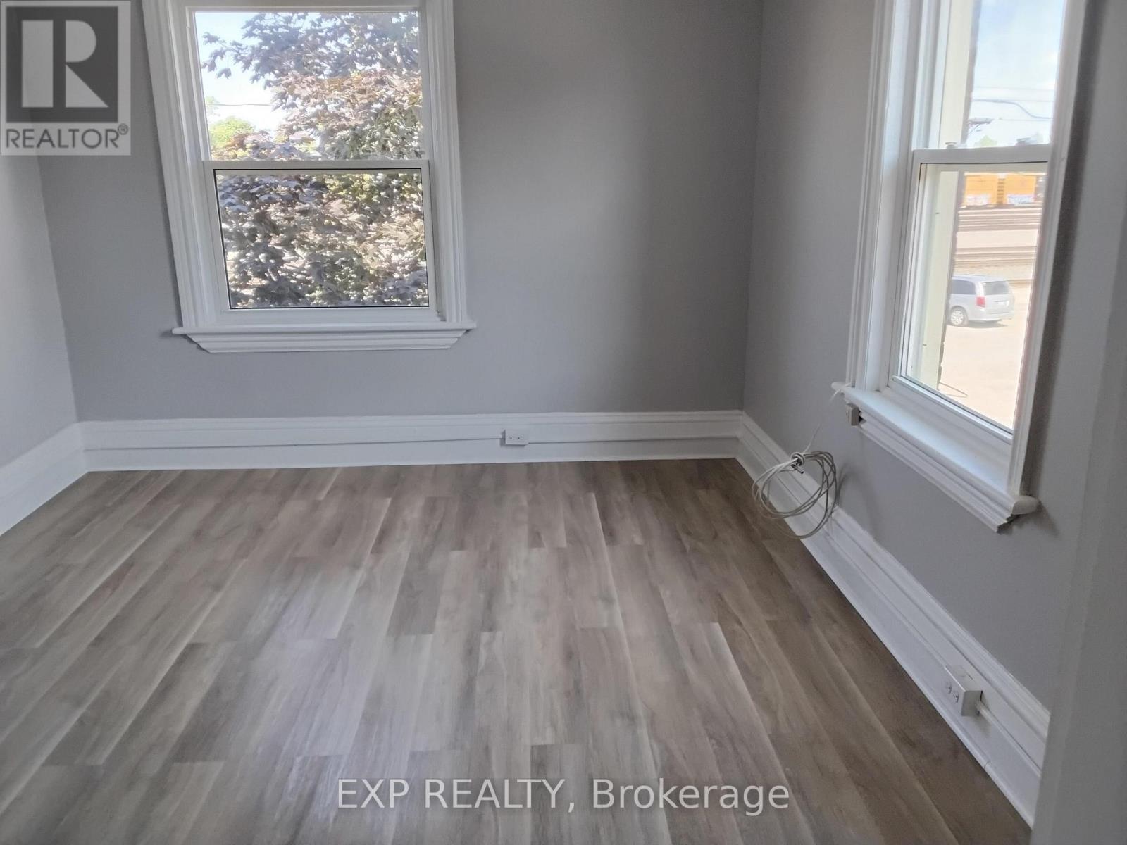 70-72 Victoria Avenue, Smiths Falls, Ontario  K7A 2P5 - Photo 25 - X12438345