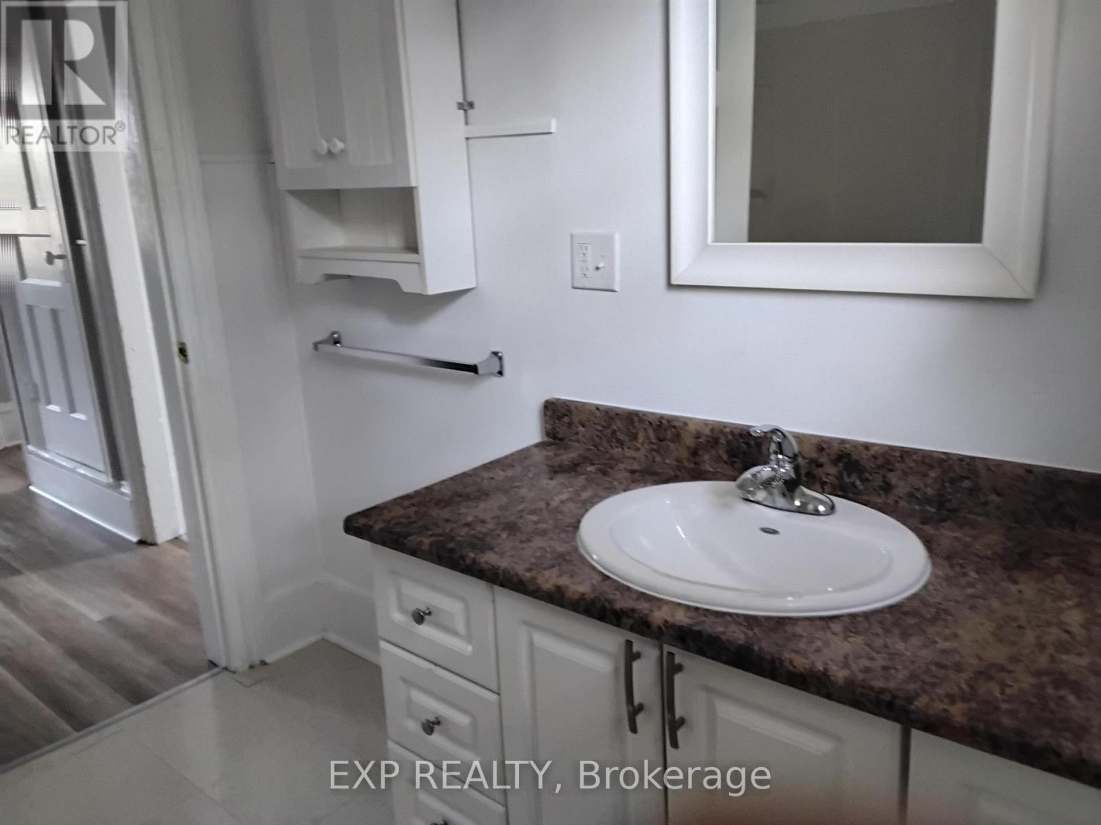 70-72 Victoria Avenue, Smiths Falls, Ontario  K7A 2P5 - Photo 30 - X12438345
