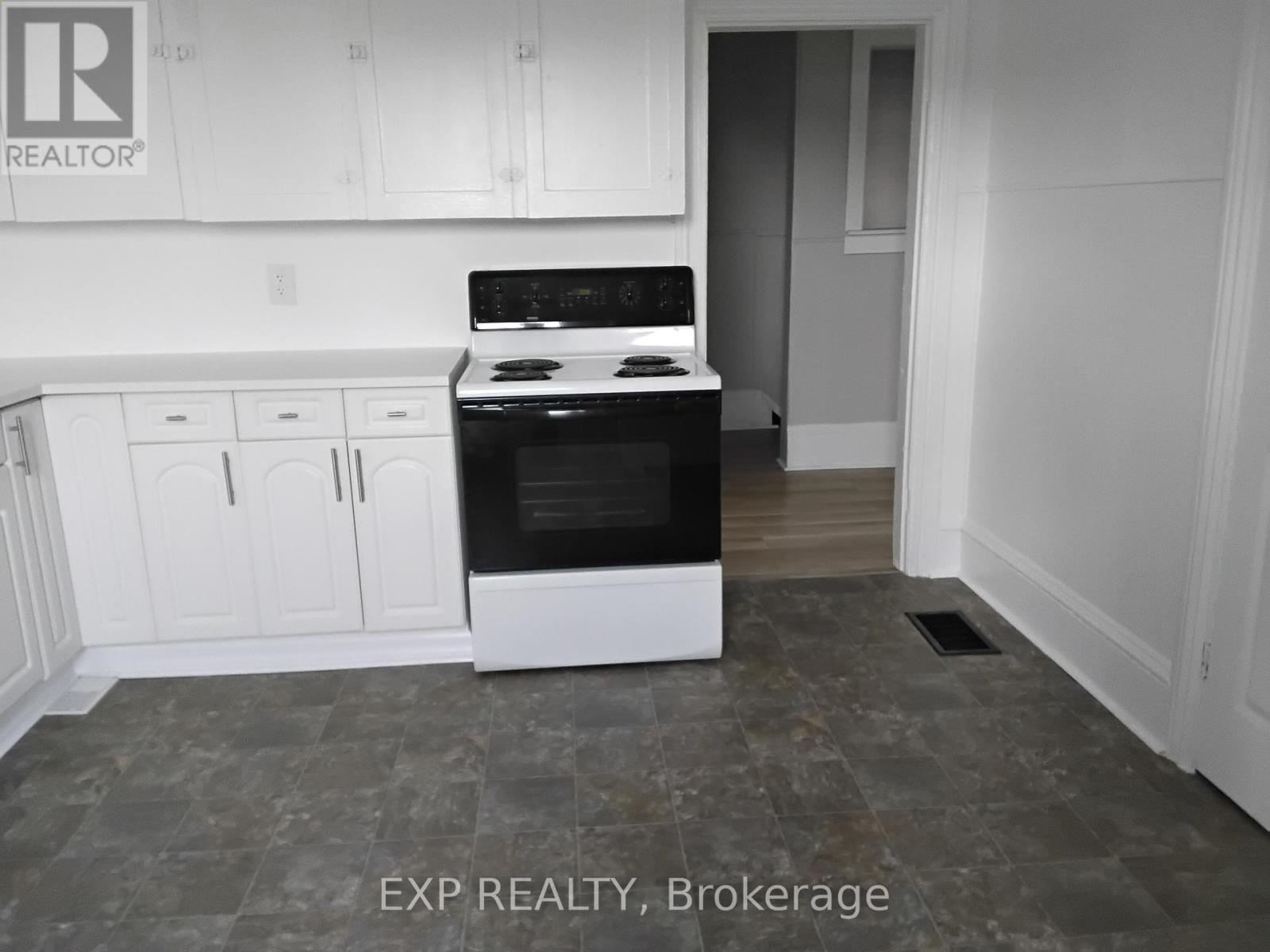 70-72 Victoria Avenue, Smiths Falls, Ontario  K7A 2P5 - Photo 32 - X12438345