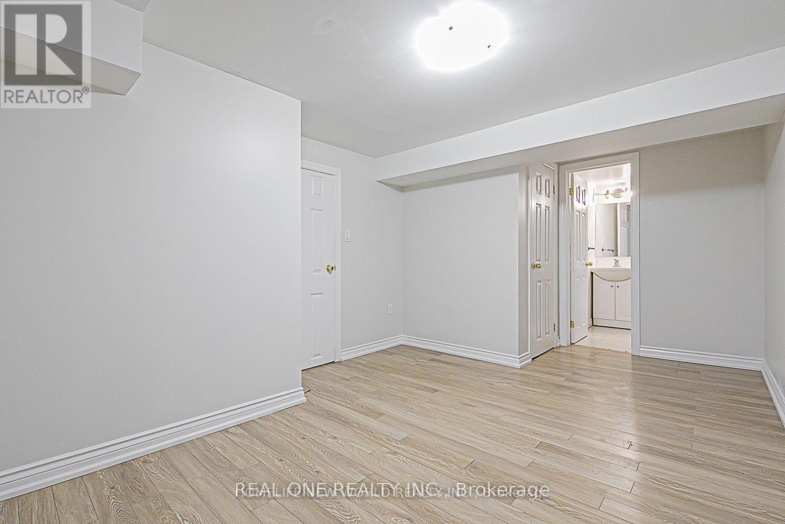31 Terryhill Crescent, Toronto, Ontario  M1S 3X2 - Photo 4 - E12438168