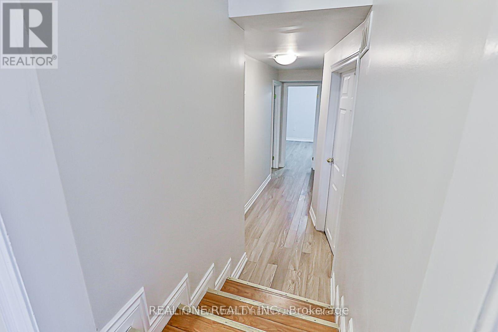 31 Terryhill Crescent, Toronto, Ontario  M1S 3X2 - Photo 5 - E12438168