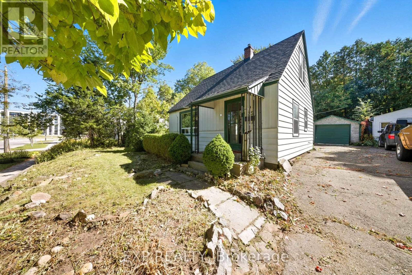 35 Glen Road, Kitchener, Ontario  N2M 3E7 - Photo 11 - X12437750