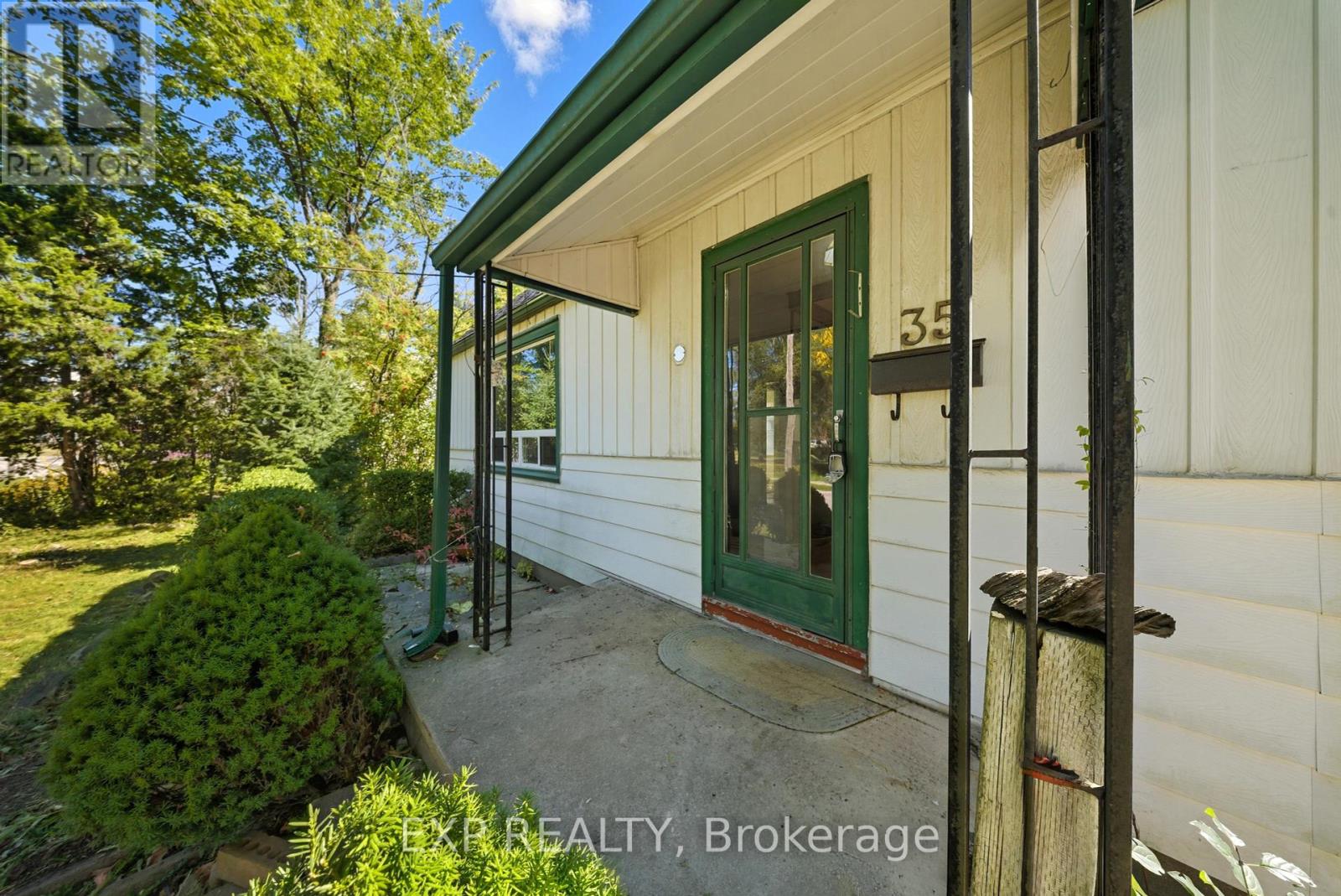 35 Glen Road, Kitchener, Ontario  N2M 3E7 - Photo 2 - X12437750