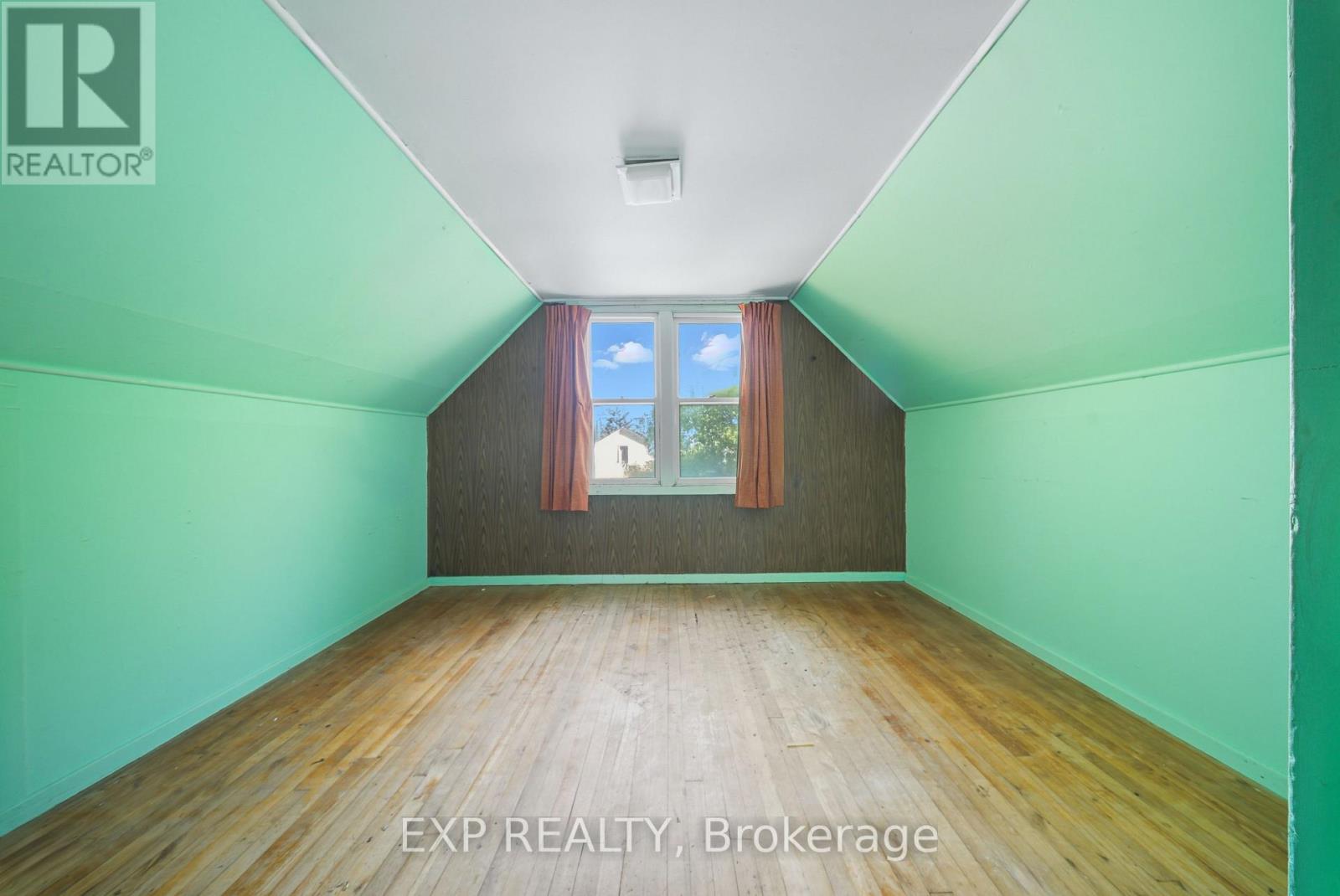 35 Glen Road, Kitchener, Ontario  N2M 3E7 - Photo 9 - X12437750