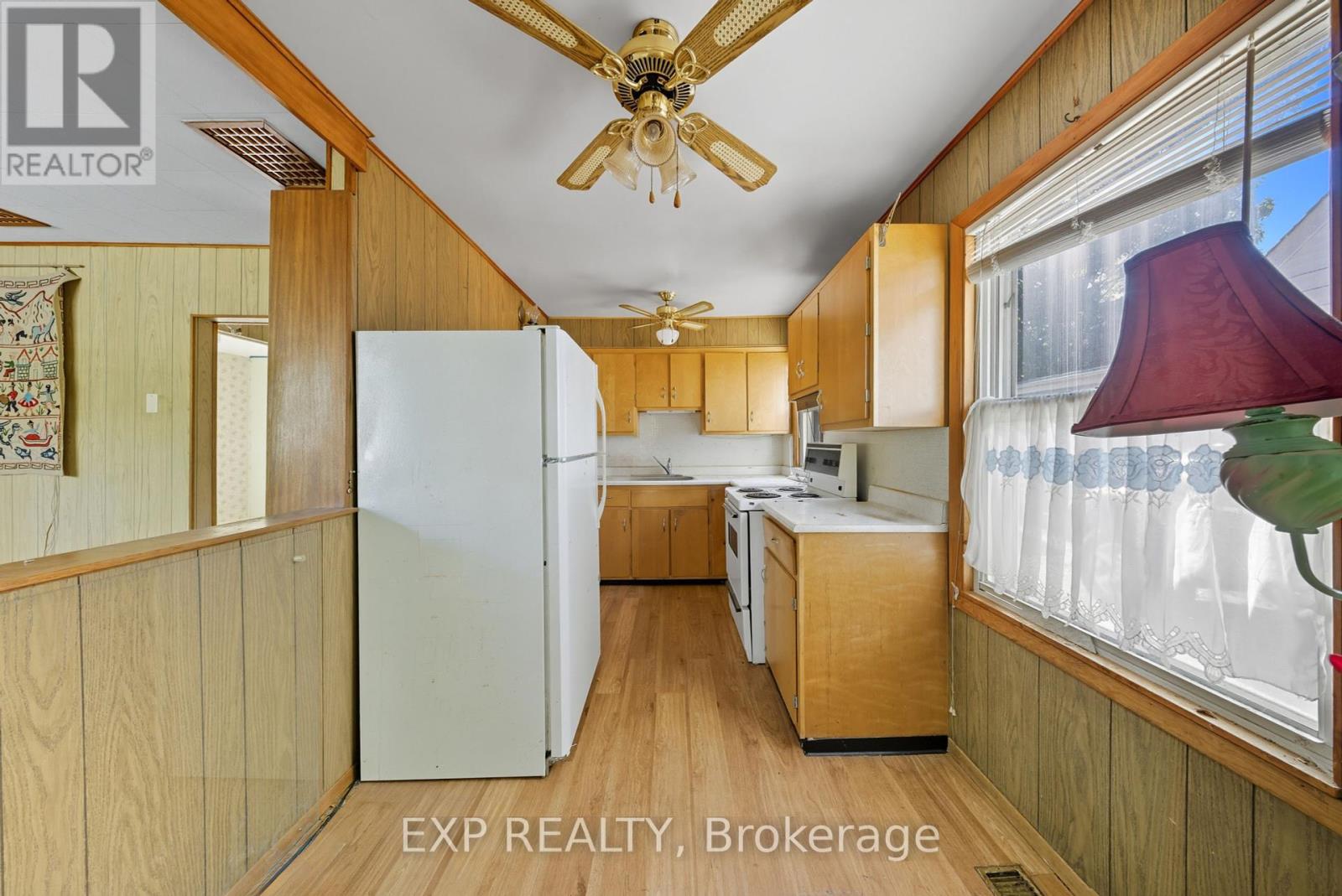 35 Glen Road, Kitchener, Ontario  N2M 3E7 - Photo 5 - X12437750