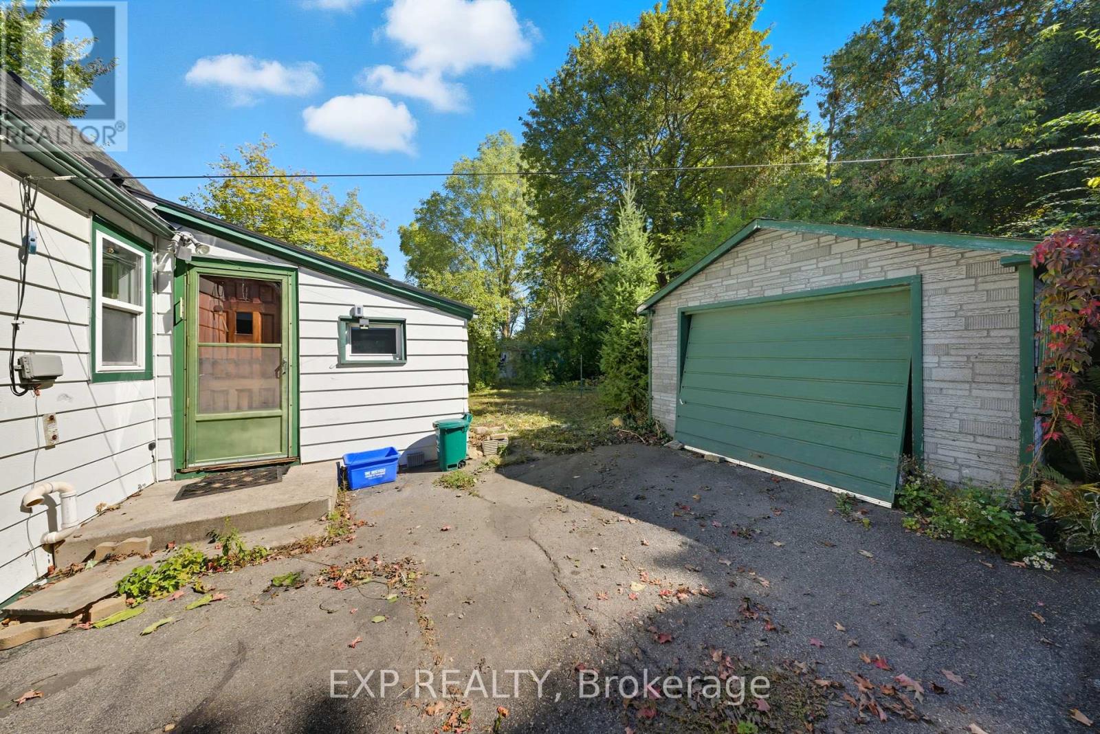 35 Glen Road, Kitchener, Ontario  N2M 3E7 - Photo 12 - X12437750