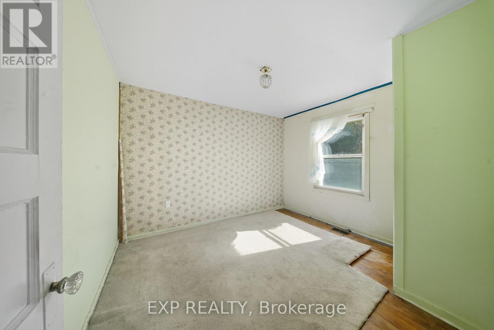 35 Glen Road, Kitchener, Ontario  N2M 3E7 - Photo 6 - X12437750