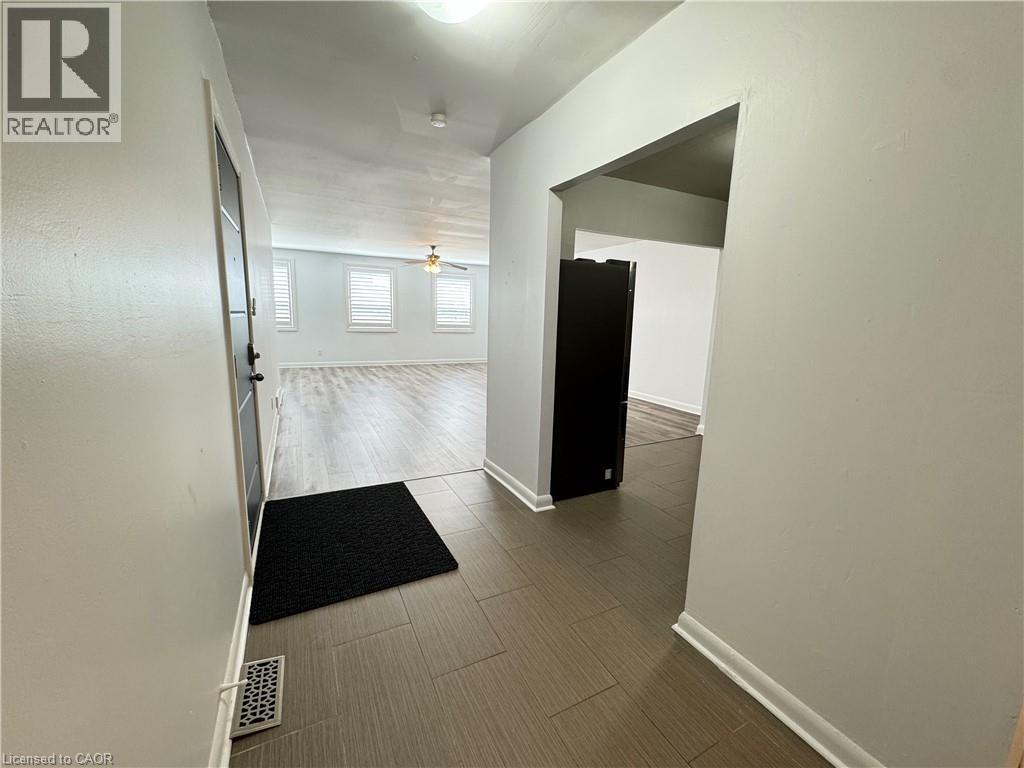 655 Fennell Avenue E Unit# 3, Hamilton, Ontario  L8V 1T9 - Photo 1 - 40775551
